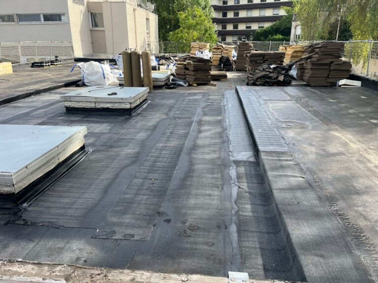 Toiture sur support bac acier : chantier IMERAJ Étanchéité